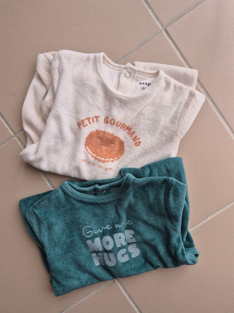 Lot 2 pyjamas / dors bien / grenouillère 